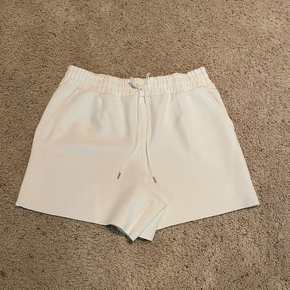 Calia Shorts XL Creamy White High Rise Pockets Coastal Neutral Minimalist
